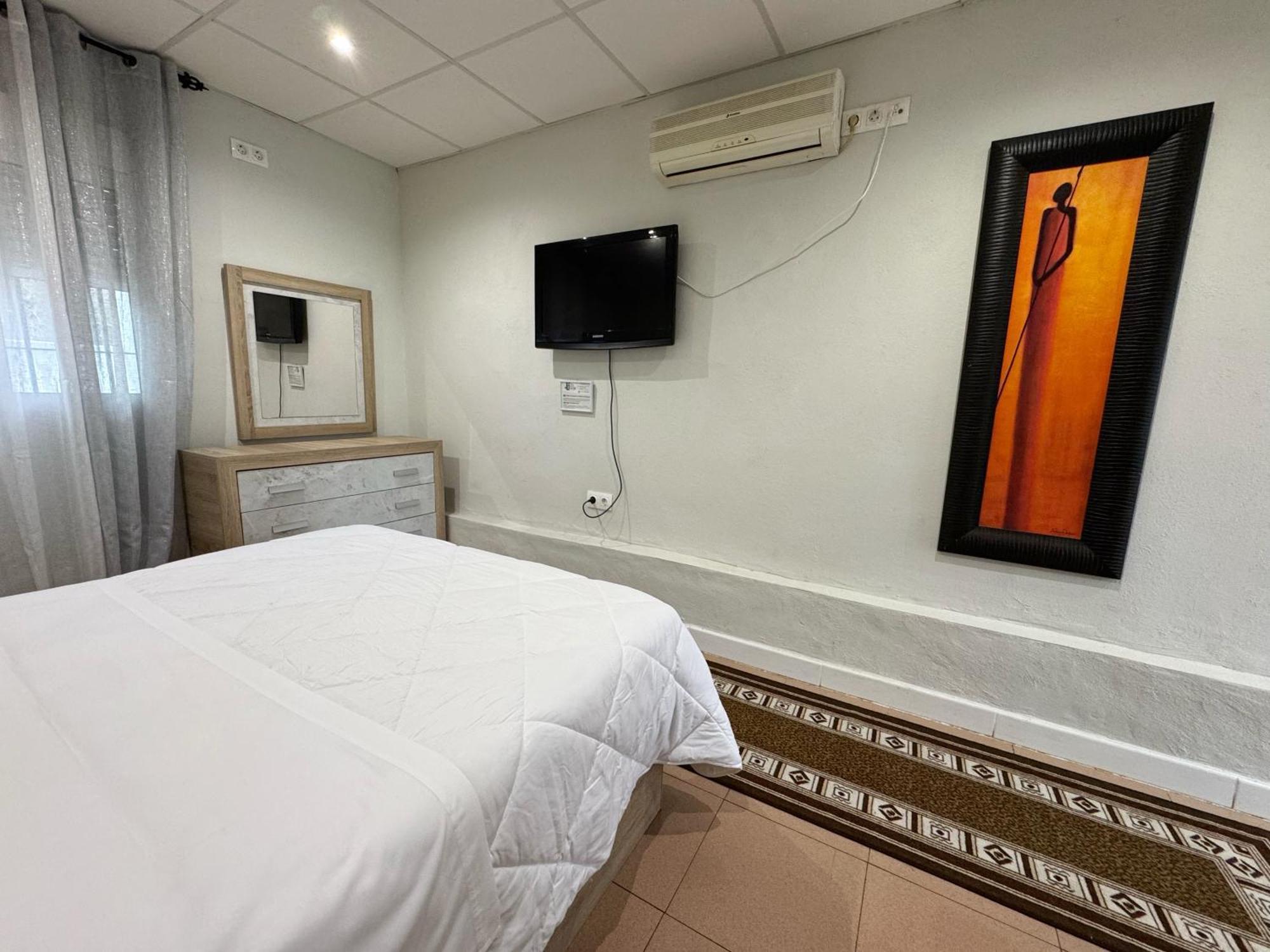 Hostal El Brillante - Alojamientos El Duque Кордоба Екстериор снимка
