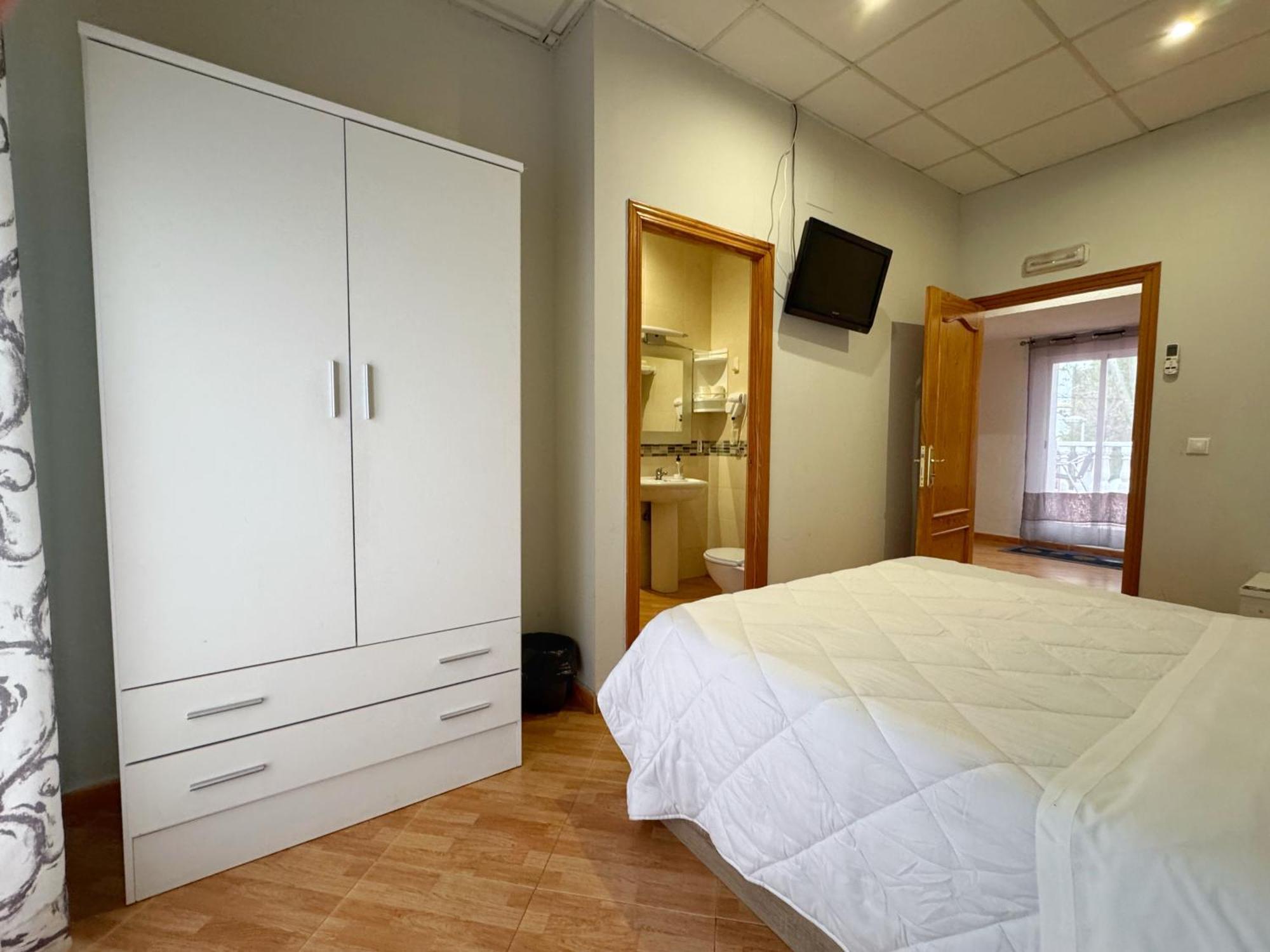 Hostal El Brillante - Alojamientos El Duque Кордоба Стая снимка
